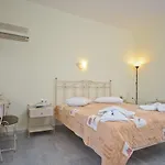 Oasis Apartmanhotel Mikrí Vígla
