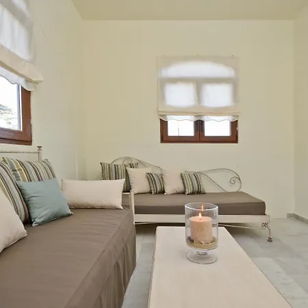 Oasis Aparthotel Mikri Vigla