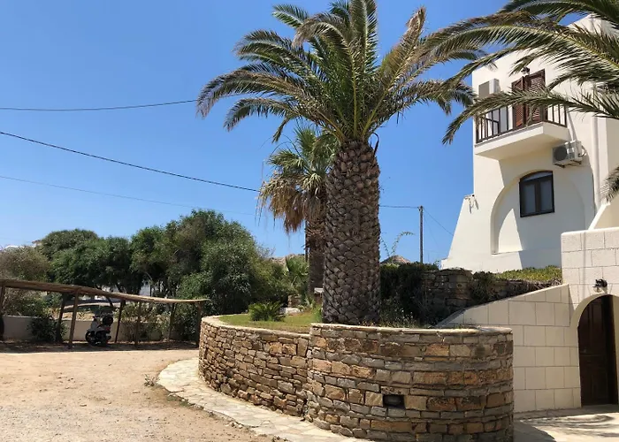 Oasis Aparthotel Mikri Vigla