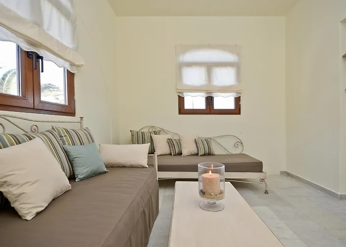 Oasis Aparthotel Mikri Vigla