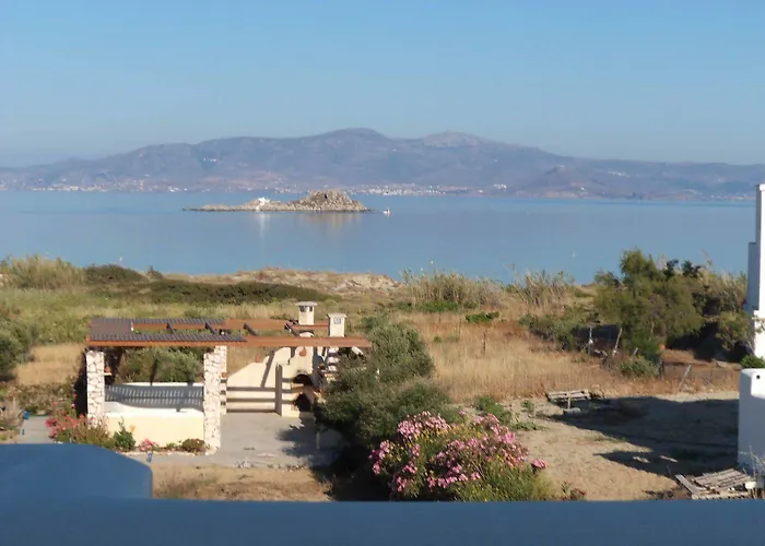 Oasis Aparthotel Mikri Vigla