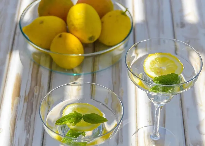 Oasis Aparthotel Mikri Vigla