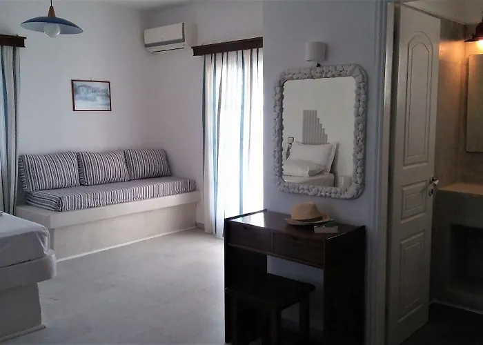 Oasis Aparthotel Mikri Vigla